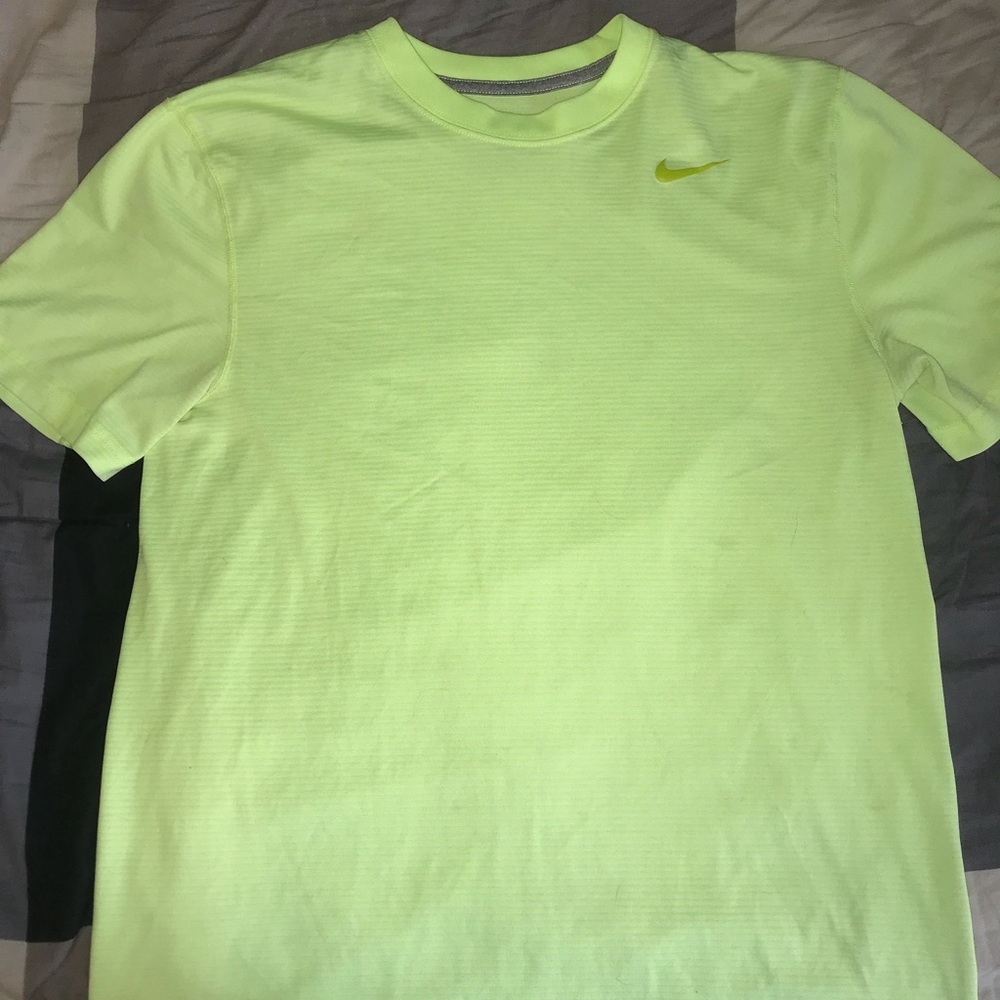 Nike Dri-Fit Athletic Shirt (M - Yellow/White)